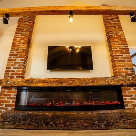 Alpine Loft Apartment Campulung Moldovenesc Ngoại thất bức ảnh