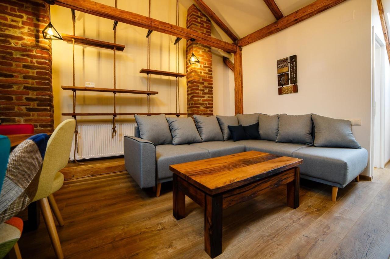 Alpine Loft Apartment Campulung Moldovenesc Ngoại thất bức ảnh