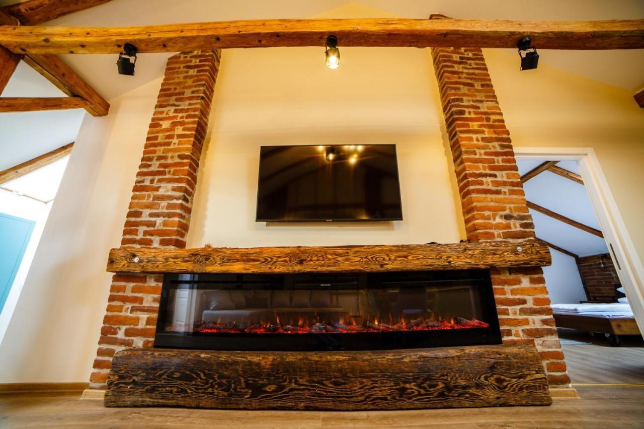 Alpine Loft Apartment Campulung Moldovenesc Ngoại thất bức ảnh