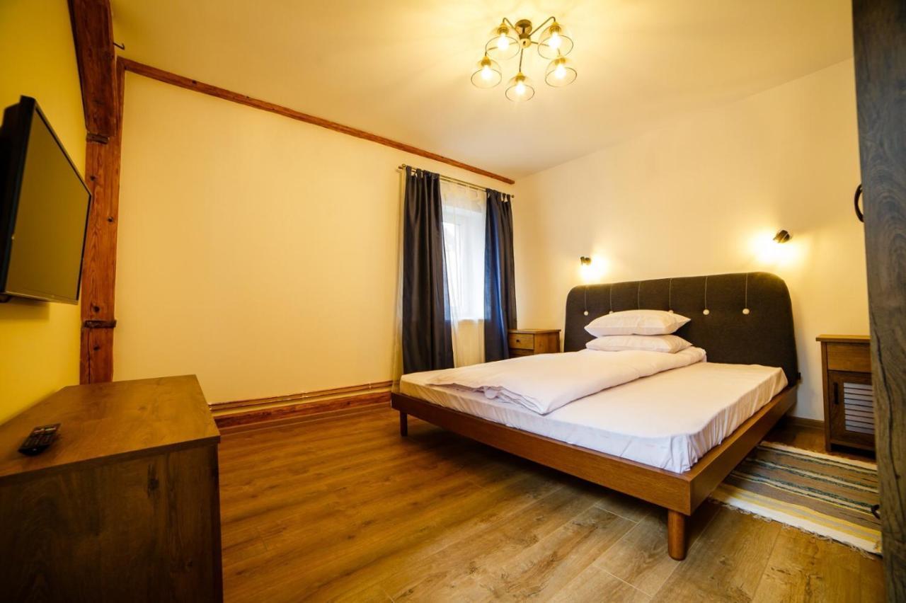 Alpine Loft Apartment Campulung Moldovenesc Ngoại thất bức ảnh