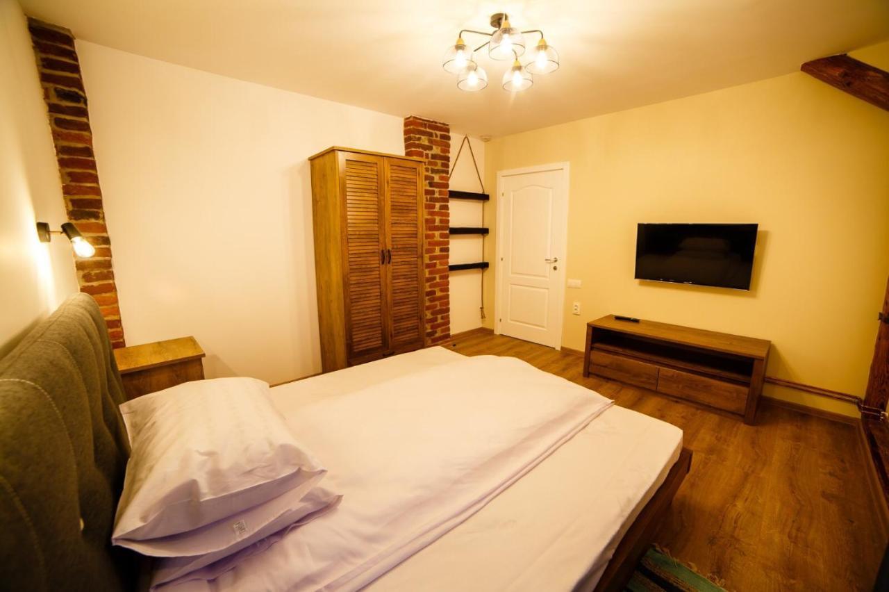 Alpine Loft Apartment Campulung Moldovenesc Ngoại thất bức ảnh