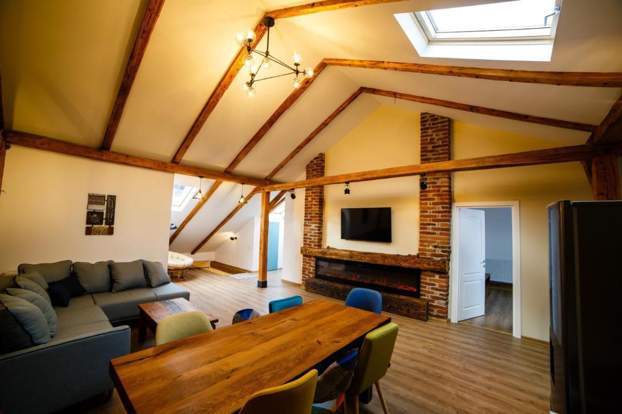 Alpine Loft Apartment Campulung Moldovenesc Ngoại thất bức ảnh